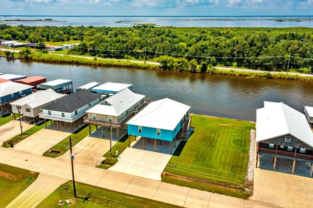 6272 Bayouside Dr, Chauvin, LA 70344