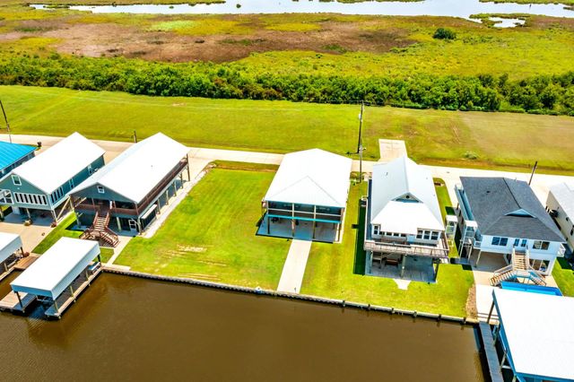 6272 Bayouside Dr, Chauvin, LA 70344