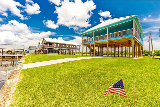 6272 Bayouside Dr, Chauvin, LA 70344