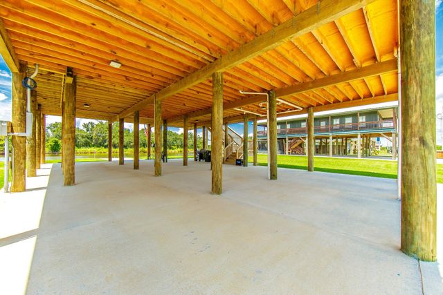 6272 Bayouside Dr, Chauvin, LA 70344