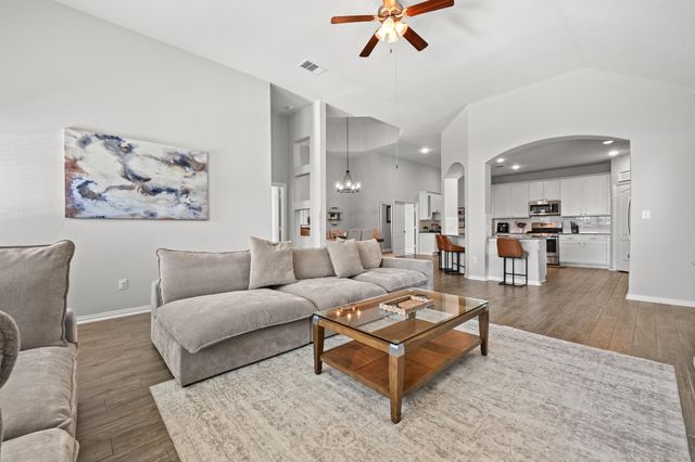 245 Natchez DR, Buda, TX 78610