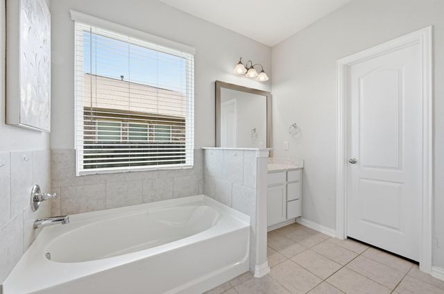 245 Natchez DR, Buda, TX 78610