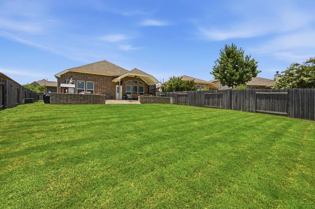 245 Natchez DR, Buda, TX 78610