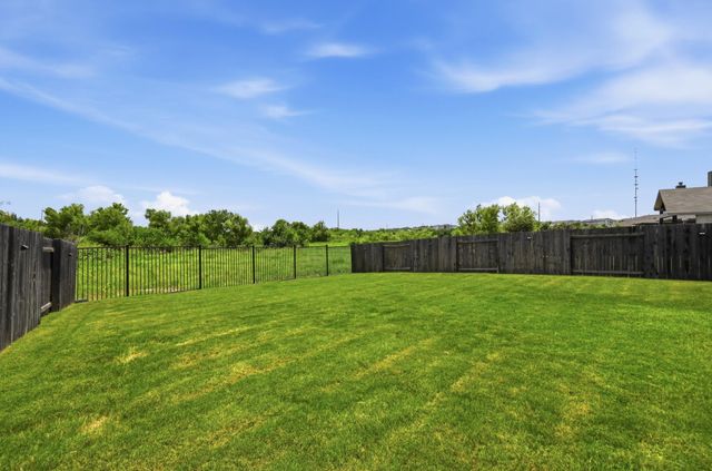 245 Natchez DR, Buda, TX 78610