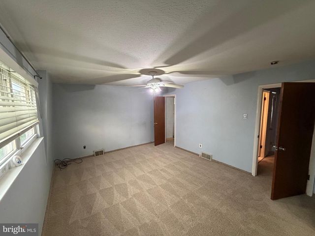 830 LAWLER ST, Philadelphia, PA 19116