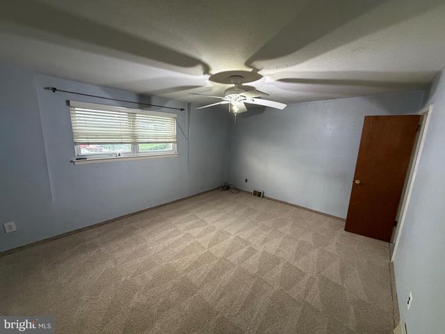 830 LAWLER ST, Philadelphia, PA 19116