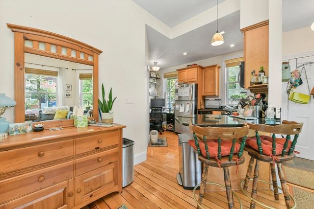 156 Sycamore St 2, Somerville, MA 02145