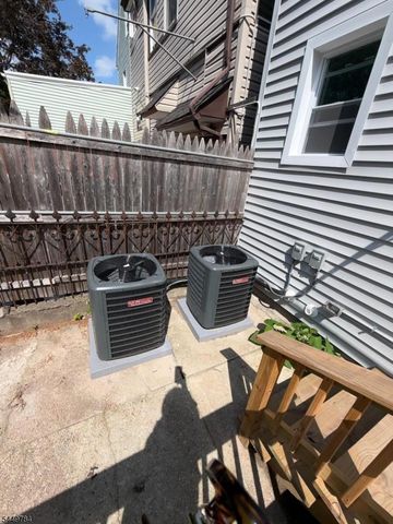 40 N York St, Paterson City, NJ 07524