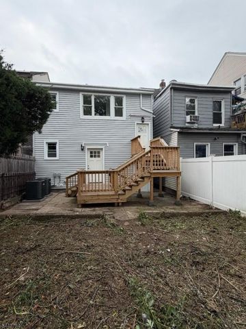 40 N York St, Paterson City, NJ 07524