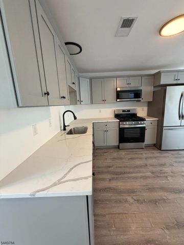 40 N York St, Paterson City, NJ 07524
