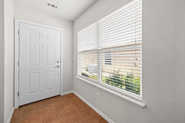 522 Salt Creek LN, Georgetown, TX 78633