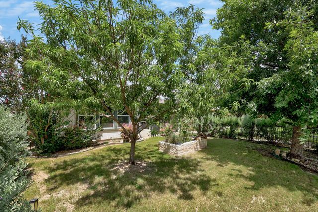 522 Salt Creek LN, Georgetown, TX 78633