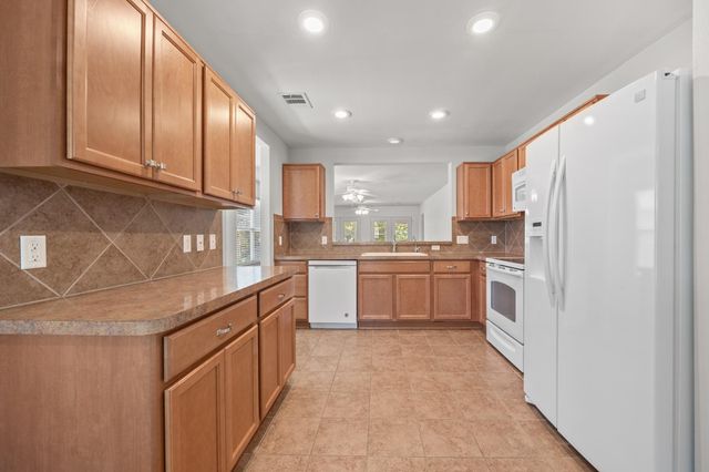 522 Salt Creek LN, Georgetown, TX 78633