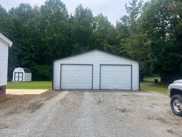 202 Purple Iris Drive, Pikeville, NC 27863