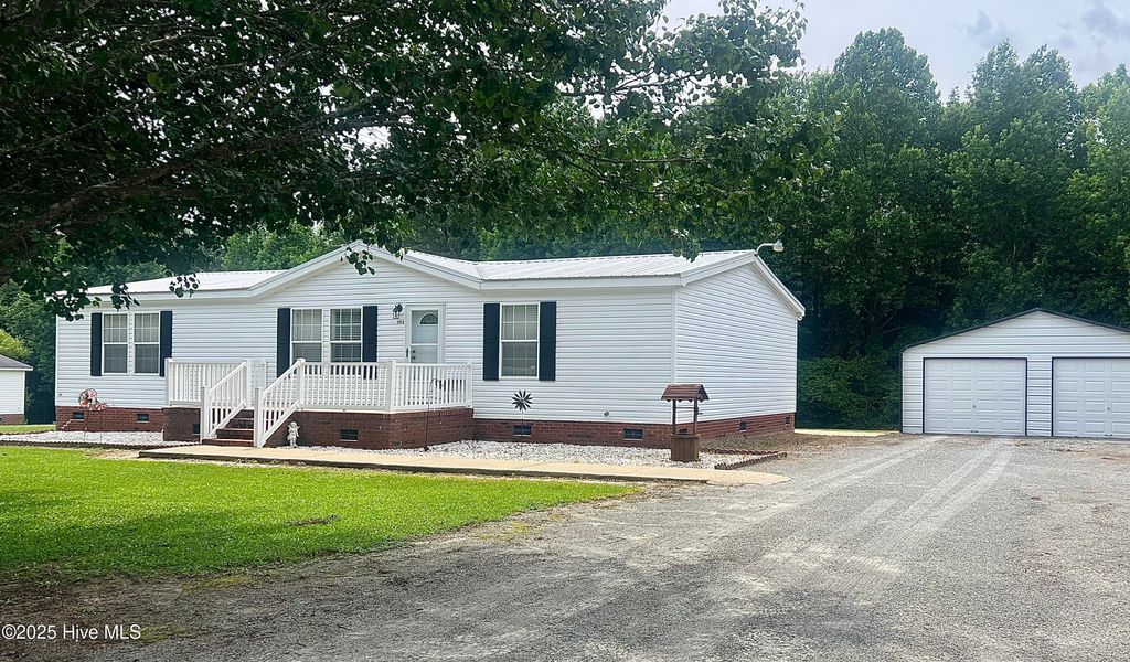 202 Purple Iris Drive, Pikeville, NC 27863