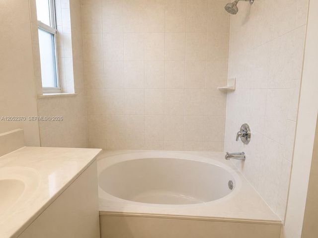 1030 NE 37th Ave, Homestead, FL 33033