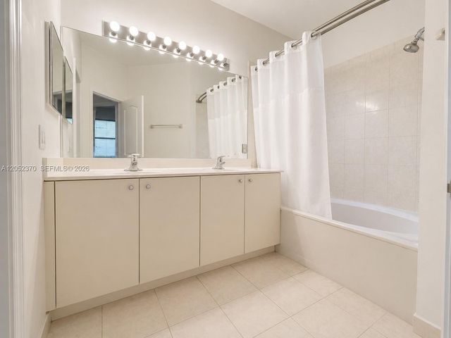 1030 NE 37th Ave, Homestead, FL 33033