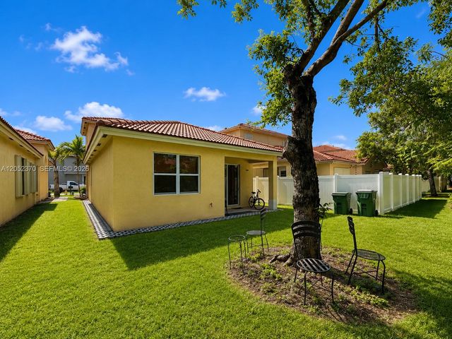 1030 NE 37th Ave, Homestead, FL 33033