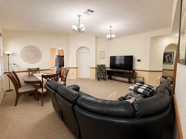1030 NE 37th Ave, Homestead, FL 33033