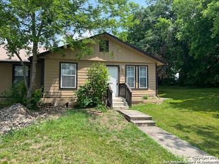 202 Ash Dr Apt 104, Converse, TX 78109