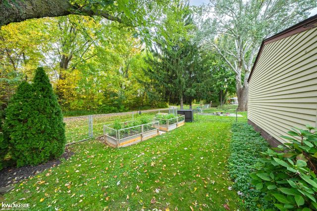 41117 Oak Hill Drive, Clinton Township, MI 48038