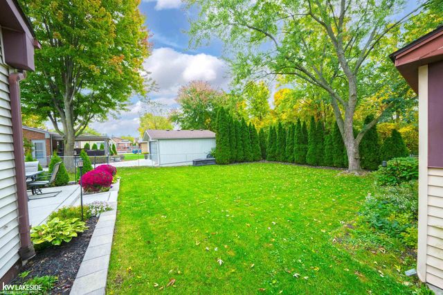 41117 Oak Hill Drive, Clinton Township, MI 48038