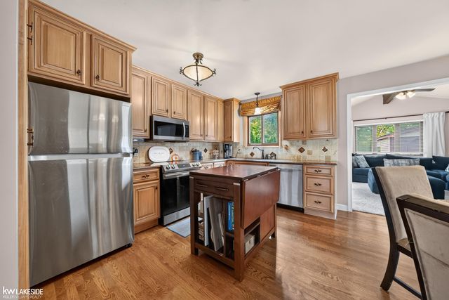 41117 Oak Hill Drive, Clinton Township, MI 48038