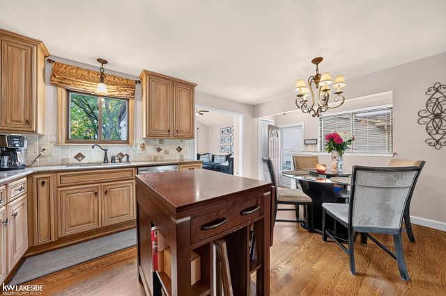 41117 Oak Hill Drive, Clinton Township, MI 48038