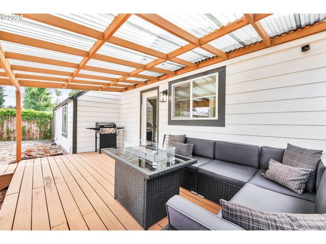 428 W Centennial Blvd, Springfield, OR 97477