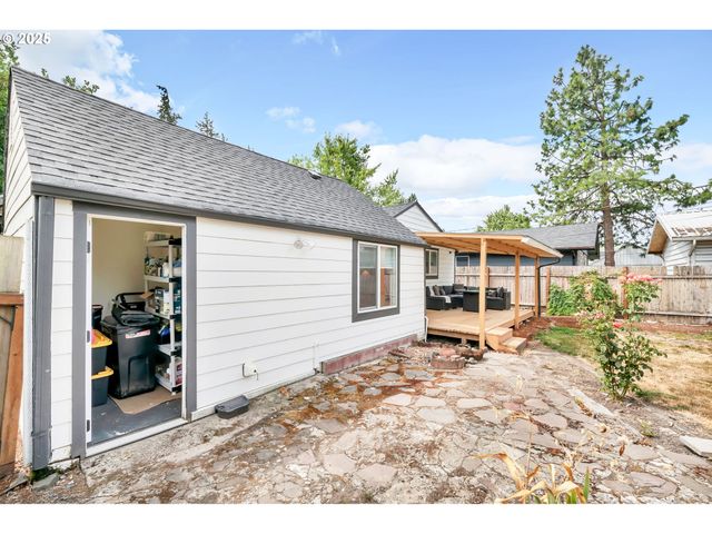 428 W Centennial Blvd, Springfield, OR 97477