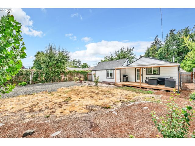 428 W Centennial Blvd, Springfield, OR 97477