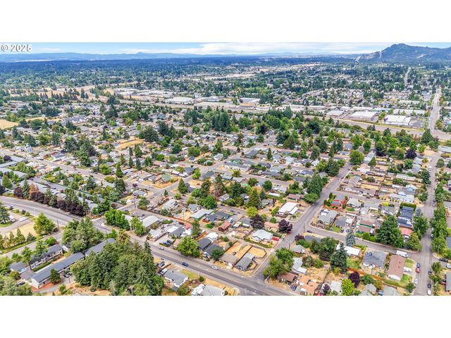 428 W Centennial Blvd, Springfield, OR 97477