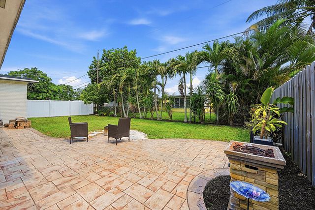 8370 NW 26th Place, Sunrise, FL 33322