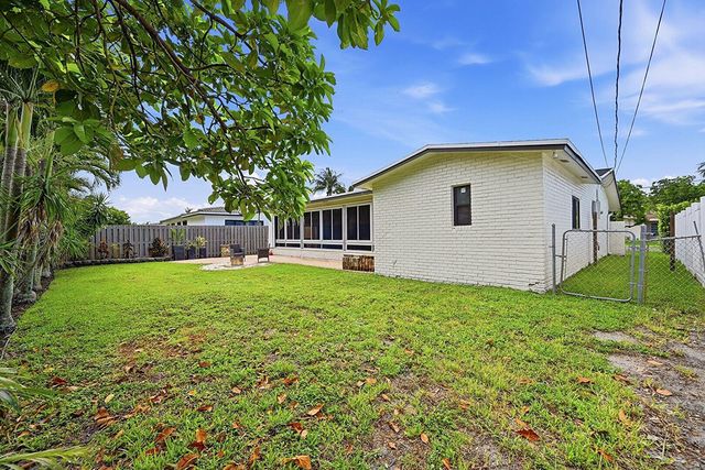 8370 NW 26th Place, Sunrise, FL 33322