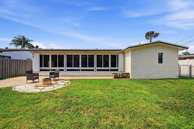 8370 NW 26th Place, Sunrise, FL 33322
