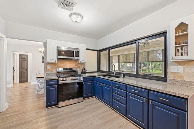 8370 NW 26th Place, Sunrise, FL 33322