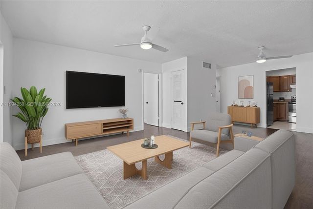 4043 NW 16th St 207, Lauderhill, FL 33313