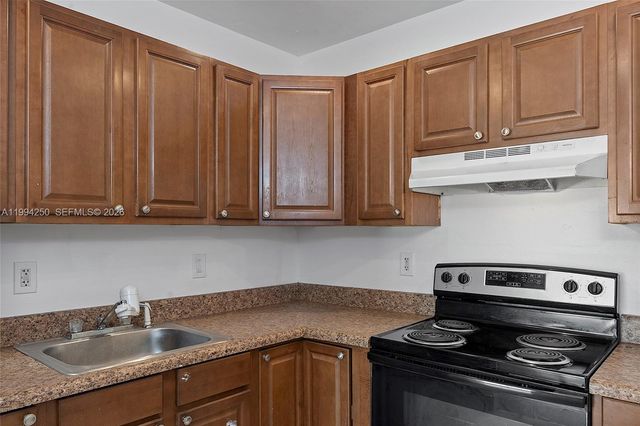 4043 NW 16th St 207, Lauderhill, FL 33313