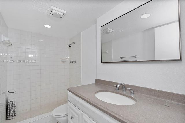 4043 NW 16th St 207, Lauderhill, FL 33313