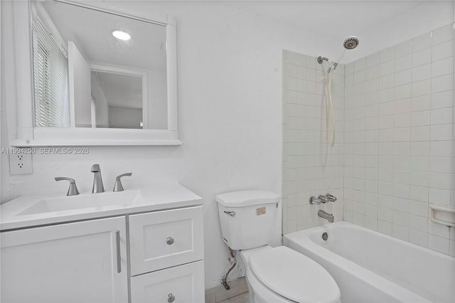 4043 NW 16th St 207, Lauderhill, FL 33313