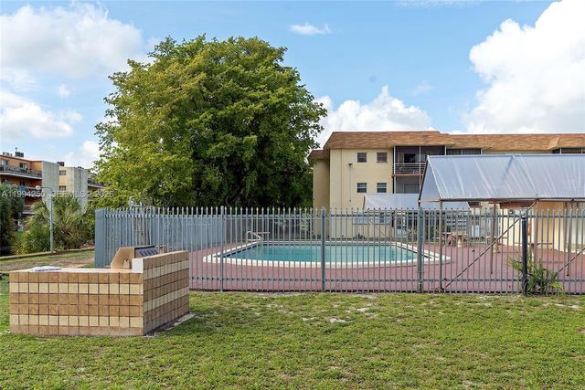 4043 NW 16th St 207, Lauderhill, FL 33313