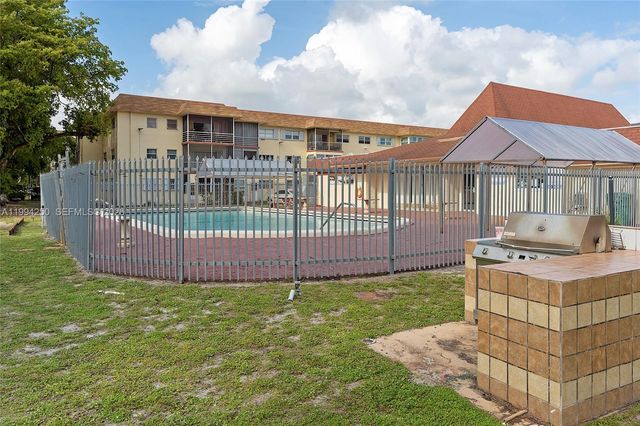 4043 NW 16th St 207, Lauderhill, FL 33313