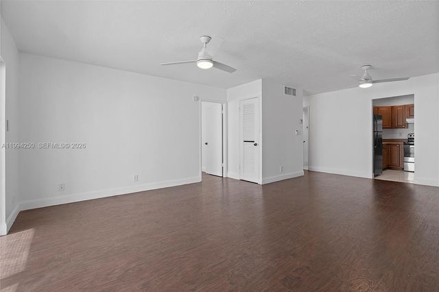 4043 NW 16th St 207, Lauderhill, FL 33313