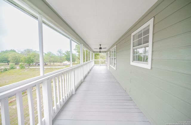 352 Longhorn Dr, Bandera, TX 78003