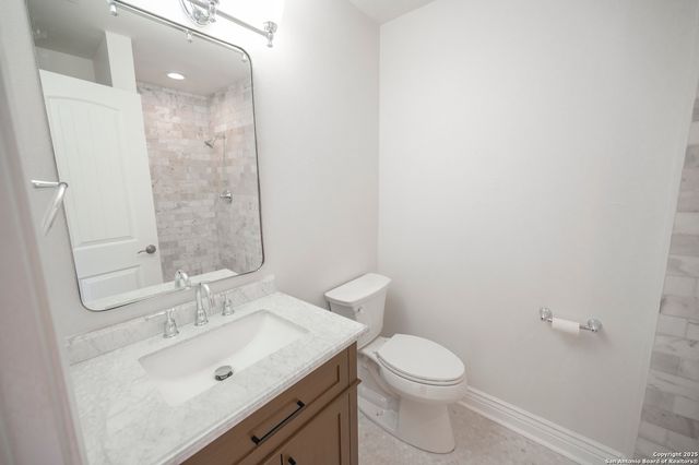 352 Longhorn Dr, Bandera, TX 78003