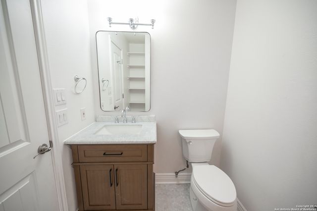 352 Longhorn Dr, Bandera, TX 78003