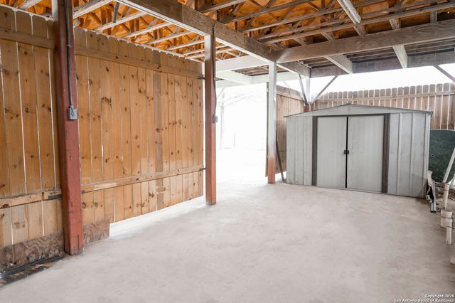 352 Longhorn Dr, Bandera, TX 78003