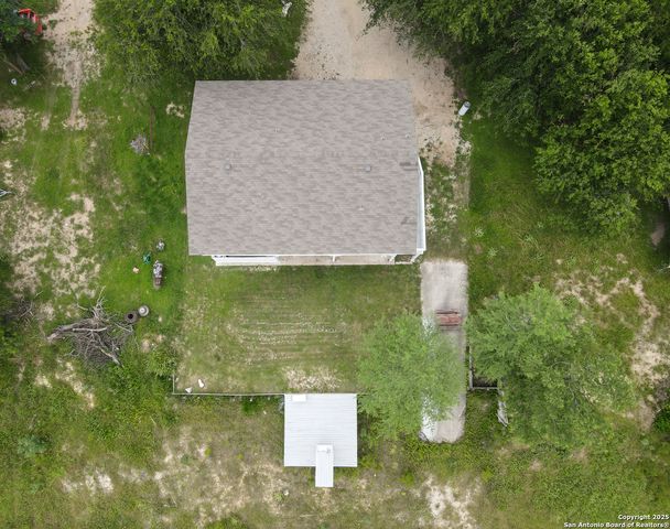 352 Longhorn Dr, Bandera, TX 78003