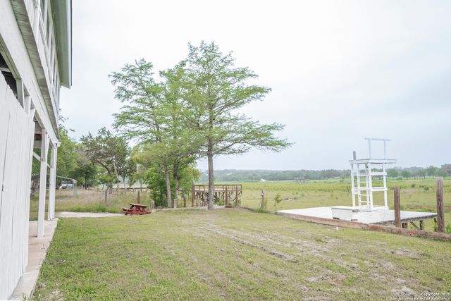 352 Longhorn Dr, Bandera, TX 78003