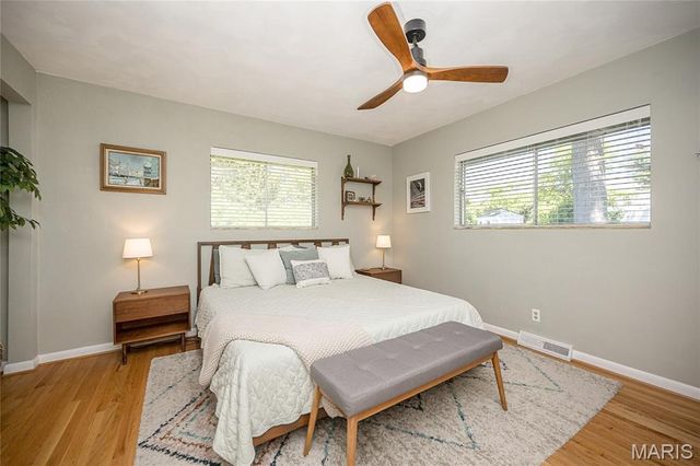 8901 Larchwood Court, St Louis, MO 63126